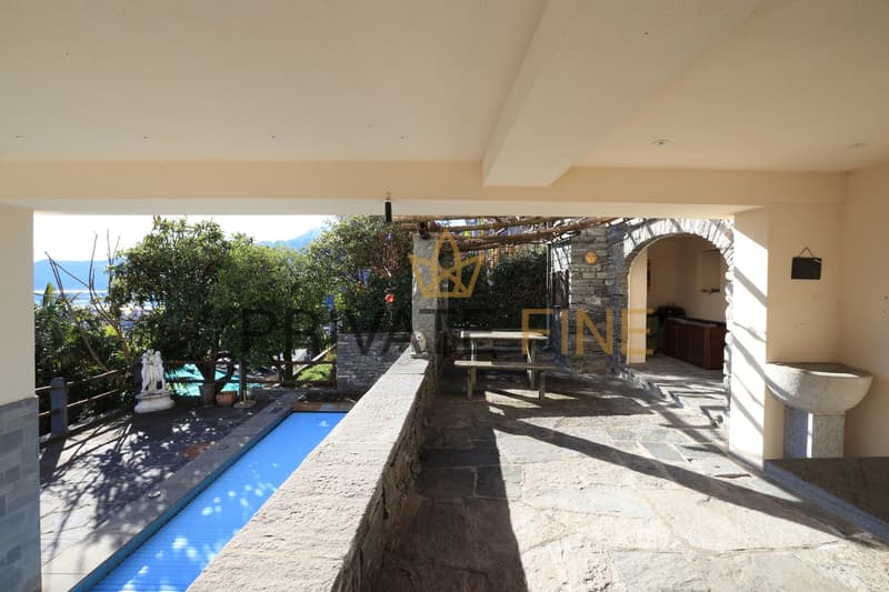 Moderne 5.5 Zi.-Villa mit unverbaubarer Seesicht und Pool (17) (8)