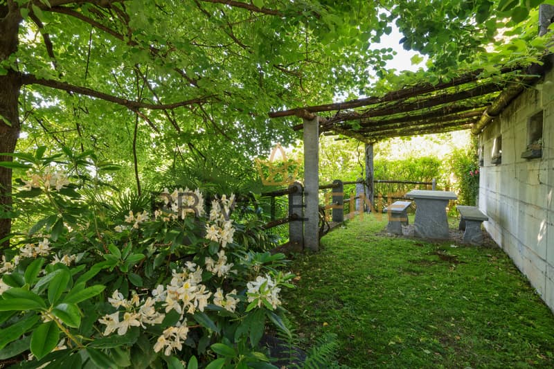 Villa élégante avec vue panoramique, jardin et piscine (26) (11)