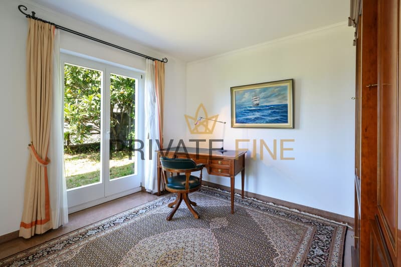 Villa élégante avec vue panoramique, jardin et piscine (26) (5)
