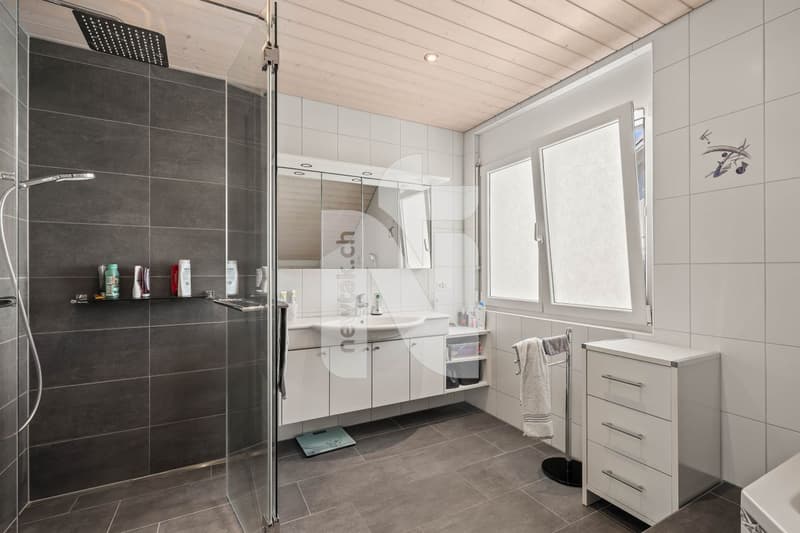 Reserved: Family-friendly with garden, double garage in quiet, natural location (9)