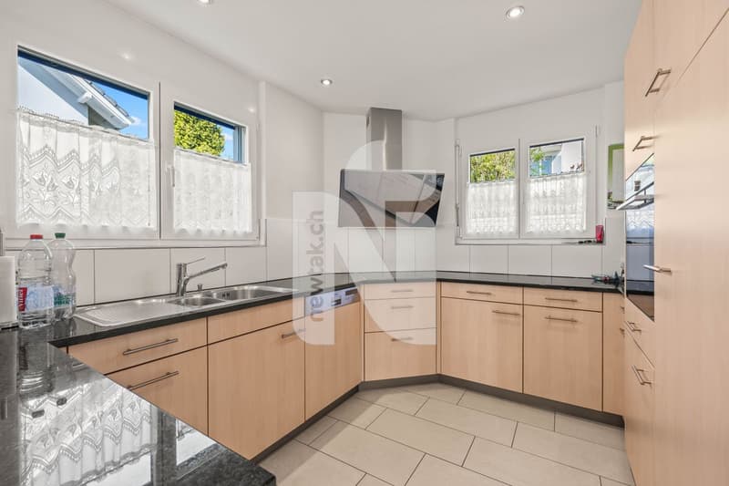 Reserved: Family-friendly with garden, double garage in quiet, natural location (6)