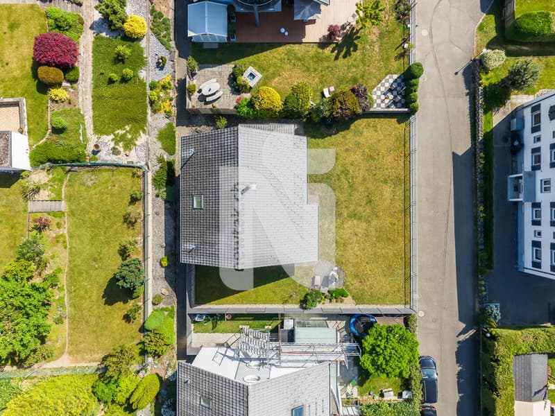 Reserved: Family-friendly with garden, double garage in quiet, natural location (4)