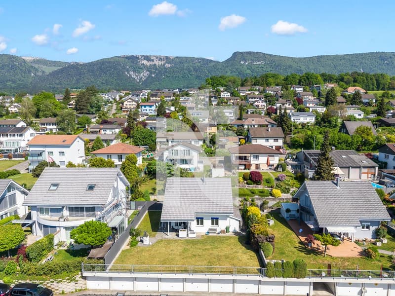 Reserved: Family-friendly with garden, double garage in quiet, natural location (2)