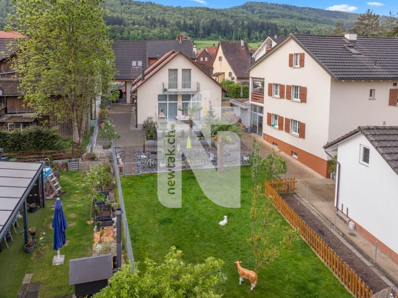 Spacious, modern single-family house with well-kept garden in quiet location (1)
