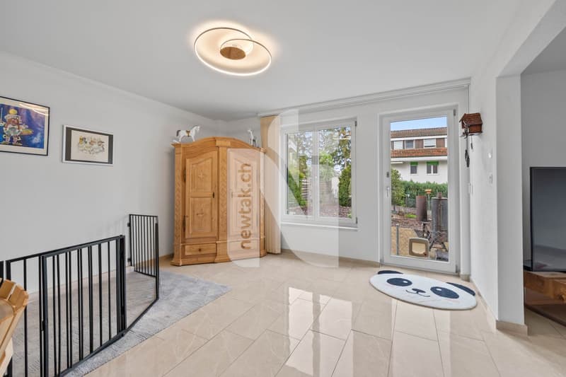 Spacious, modern single-family house with well-kept garden in quiet location (7)