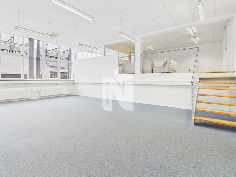 Espace commercial polyvalent, climatisé avec galerie et caractère loft (3)