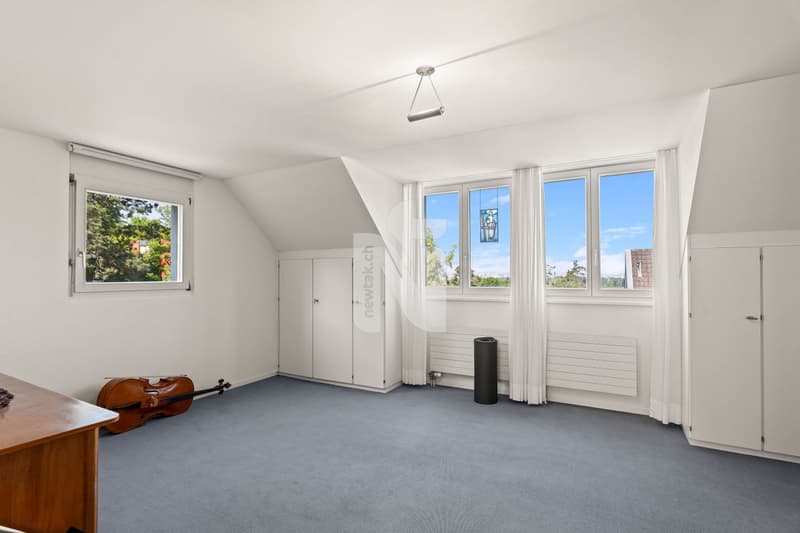 Family-friendly semi-detached house with idyllic garden and panoramic view to Basel (11)