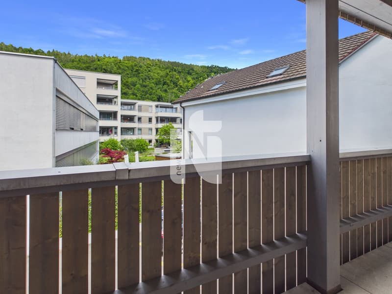 Appartamento di 2,5 locali ristrutturato con charme rustico e balcone in posizione centrale a Liestal (12)