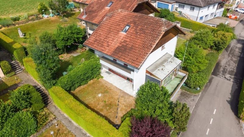 Family-friendly semi-detached house with two garden areas and beautiful views (3)