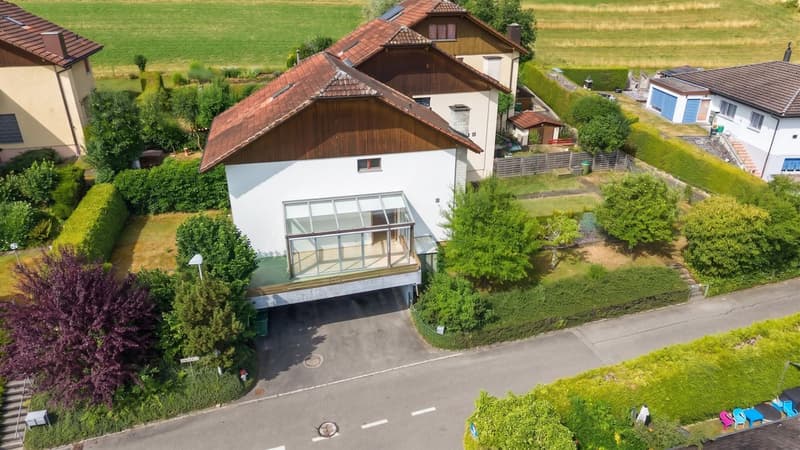 Family-friendly semi-detached house with two garden areas and beautiful views (4)