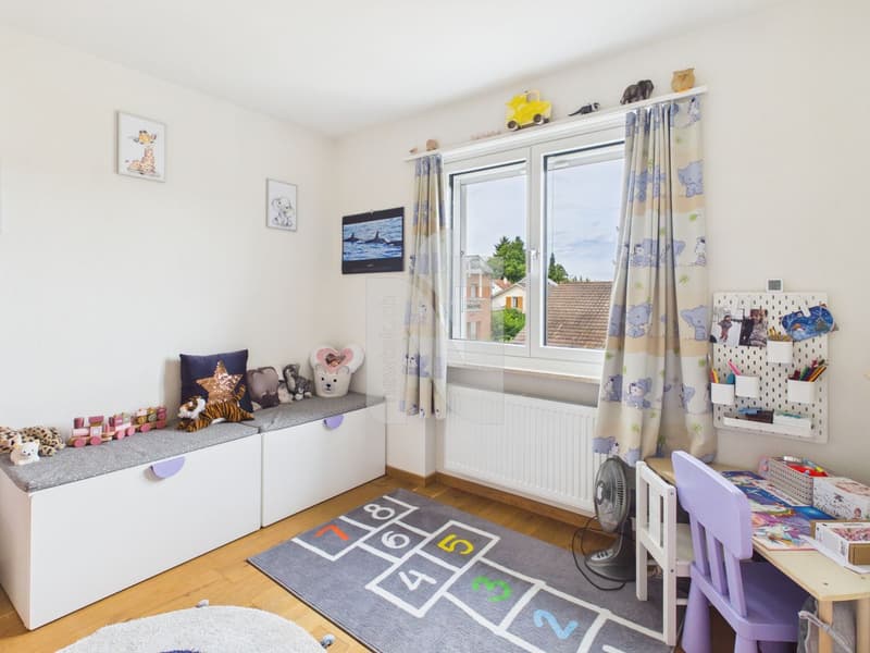 Family-friendly, modern, and ready to move in - with garden and view of the unobstructable green (10)