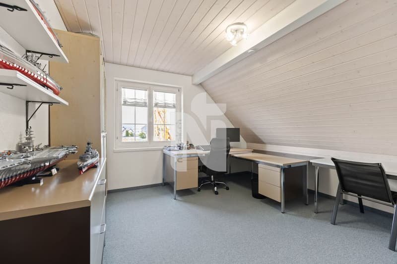 Modern renoviertes autarkes Haus mit riesiger Terrasse und atemberaubendem Ausblick (12)