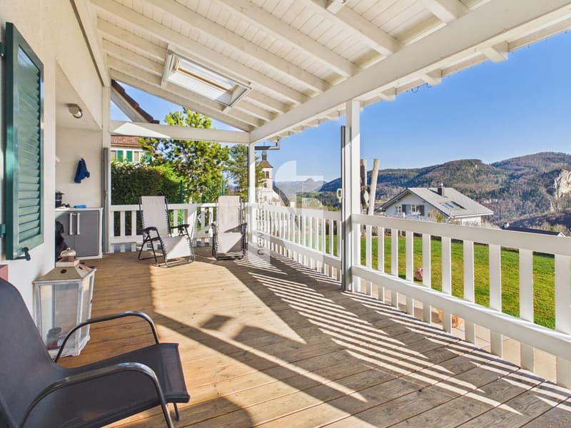 Modern renoviertes autarkes Haus mit riesiger Terrasse und atemberaubendem Ausblick (5)