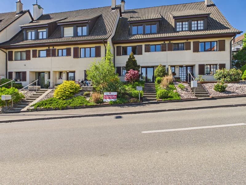 Grosszügiges Familienhaus mit Sitzplatz und Doppelcarport (1)