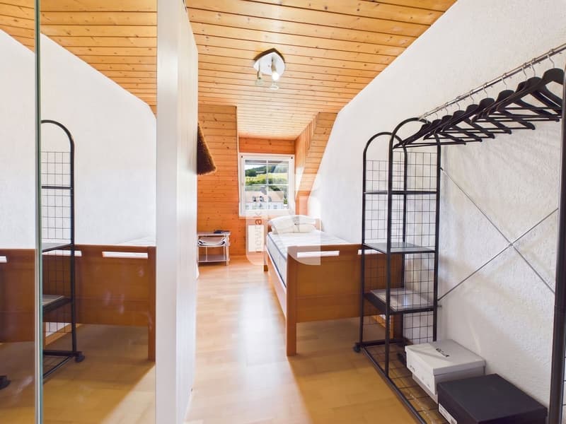 Dorf Idylle, Zentral, viel Potenzial und mit 2.5 Zimmer Einliegerwohnung (Generationenhaus) (11)