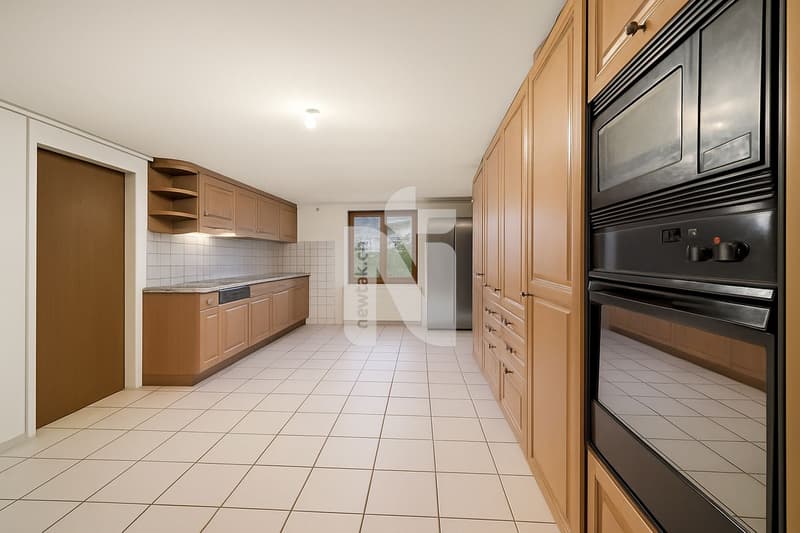 Bauernhaus mit Garten, Parkplätzen und grosser Ausbaureserve - ideal als Generationenhaus (12)