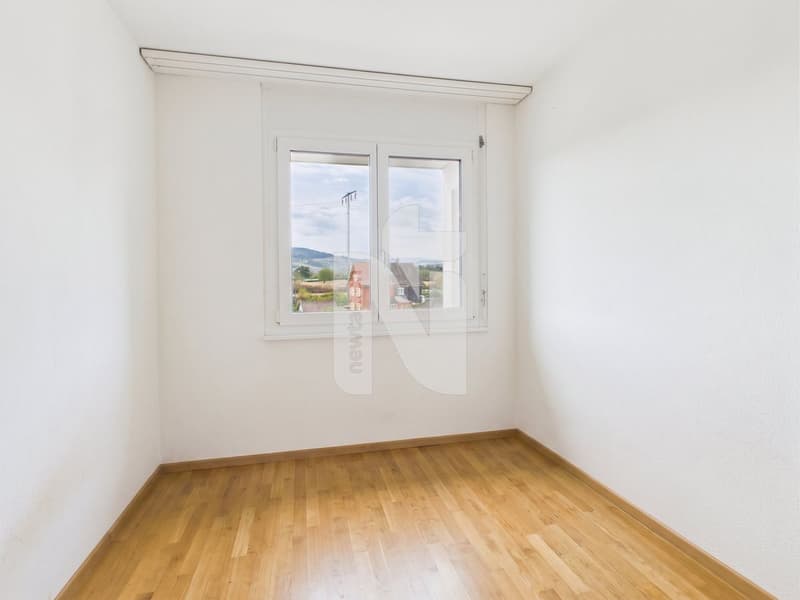 Attraktive 3.5-Zimmer-Wohnung mit 15 m² Balkon und Lift an gut erschlossener Lage in Rheinnähe (5)