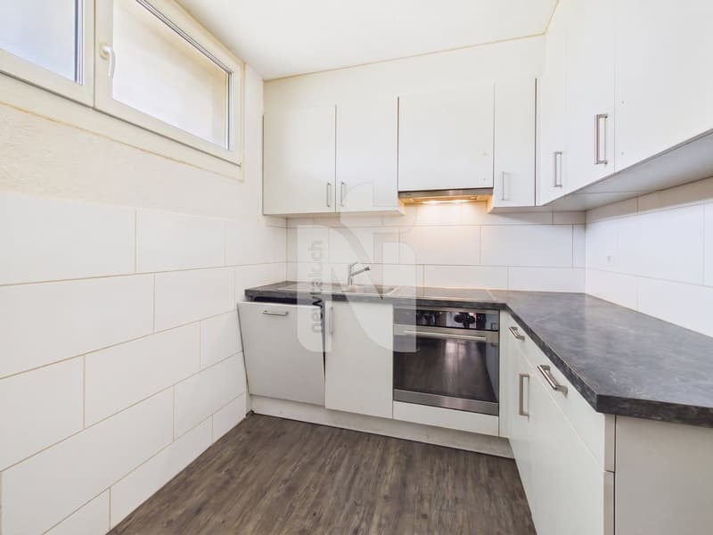 Attraktive 3.5-Zimmer-Wohnung mit 15 m² Balkon und Lift an gut erschlossener Lage in Rheinnähe (3)