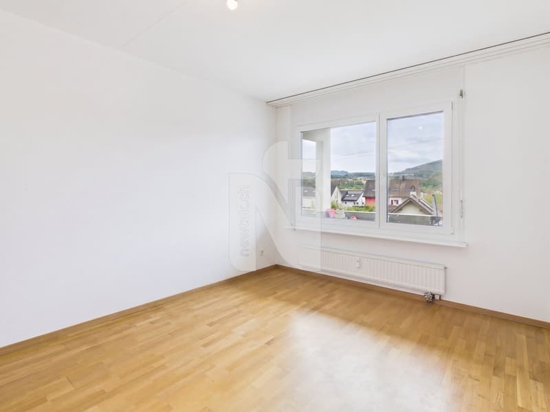 Attraktive 3.5-Zimmer-Wohnung mit 15 m² Balkon und Lift an gut erschlossener Lage in Rheinnähe (4)