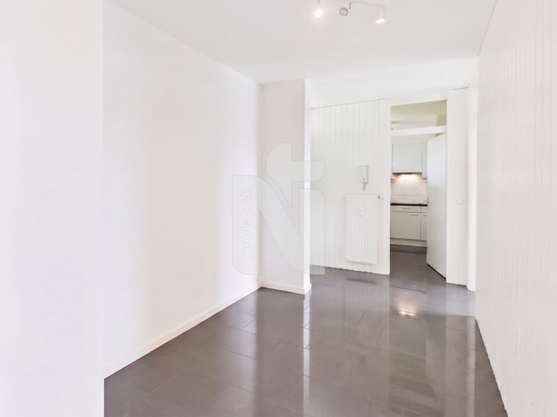 Attraktive 3.5-Zimmer-Wohnung mit 15 m² Balkon und Lift an gut erschlossener Lage in Rheinnähe (7)