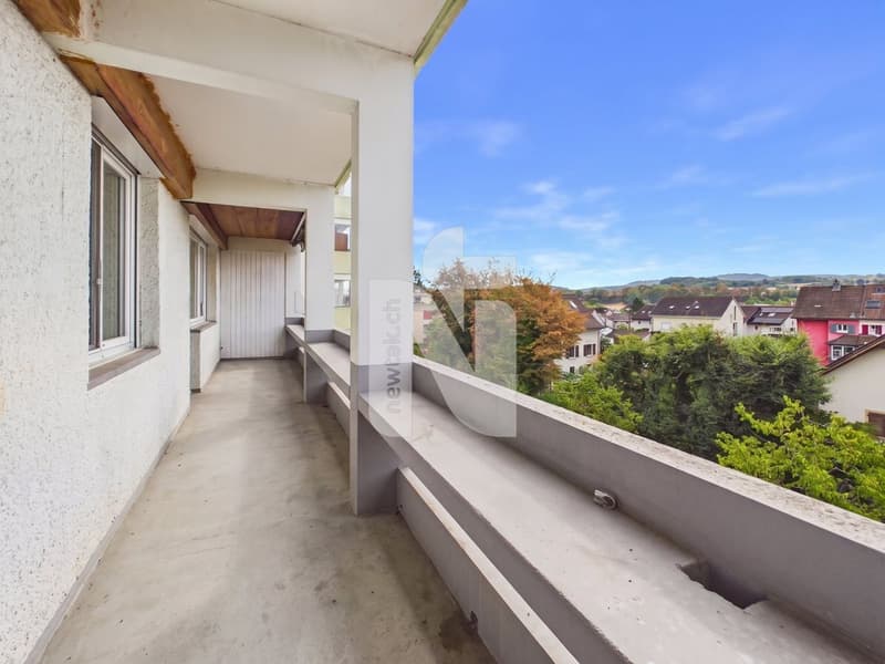 Attraktive 3.5-Zimmer-Wohnung mit 15 m² Balkon und Lift an gut erschlossener Lage in Rheinnähe (8)
