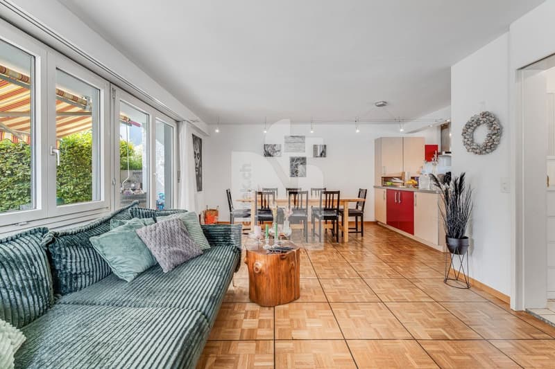 Grosszügiges Familienhaus mit Garten, Garage und Solaranlage an ruhiger, zentraler Lage (5)