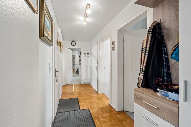 Grosszügiges Wohnen mit Balkon und Gemeinschaftsgarten in Basel (1)