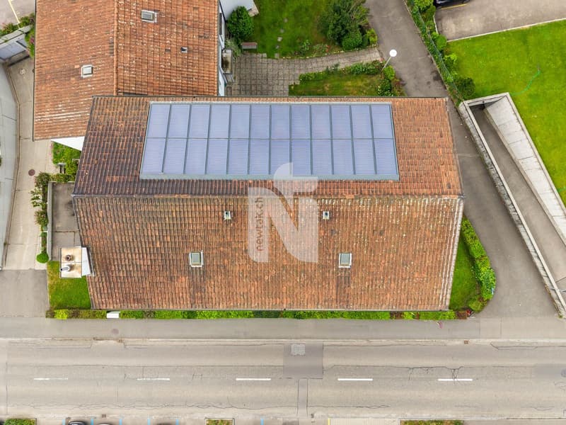 Grosszügig und lichtdurchflutet: 4.5-Zimmer-Wohnung mit Sauna, Balkon und Tiefgaragenplatz (4)