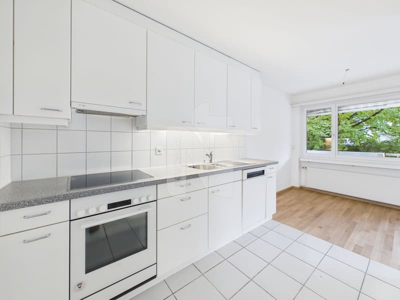 Attraktive 3.5-Zimmer-Wohnung in familienfreundlicher Lage von Binningen (7)