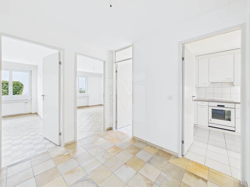 Attraktive 3.5-Zimmer-Wohnung in familienfreundlicher Lage von Binningen (2)