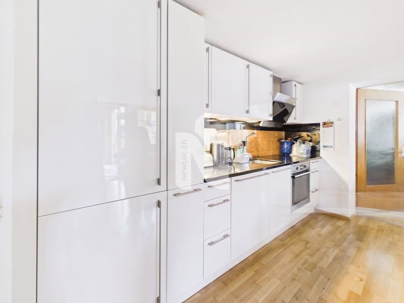 Dorf Idylle, Zentral, viel Potenzial und mit 2.5 Zimmer Einliegerwohnung (Generationenhaus) (6)