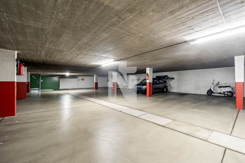 Grosszügig und lichtdurchflutet: 4.5-Zimmer-Wohnung mit Sauna, Balkon und Tiefgaragenplatz (10)
