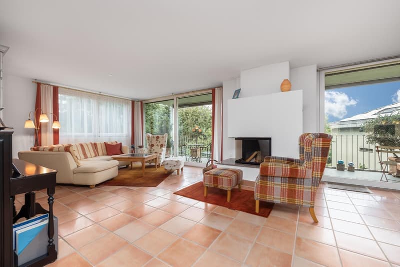 Helle 4.5-Zimmer-Wohnung mit Balkon und Kamin in Uster (8)
