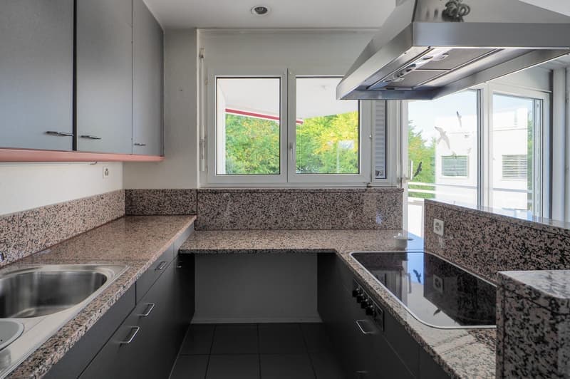 Helle 3.5-Zimmer-Wohnung mit Balkon und Seeblick in Wädenswil (5)