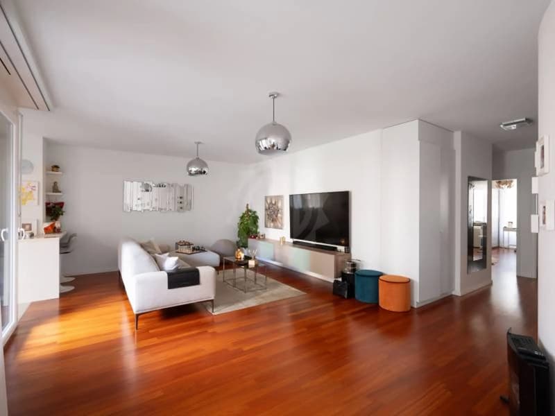 Spacieux appartement de 5.5 pièces avec balcon à Chêne-Bourg (1)