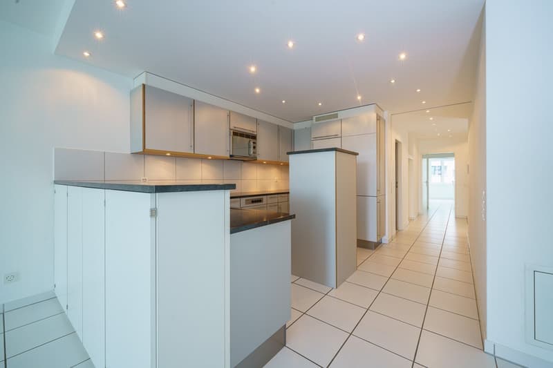 Helle 3.5-Zimmer-Wohnung mit Balkon und Garage an der Elisabethenstrasse in Basel (12)