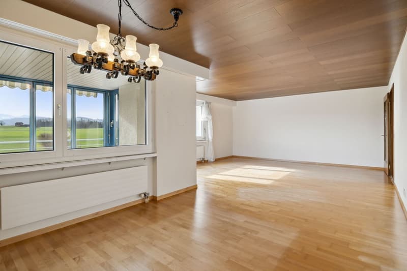 Helle 4.5-Zimmer-Wohnung mit Balkon in Hünenberg – sofort verfügbar! (2)