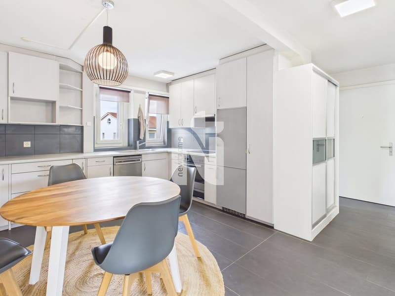 Grosszügig und lichtdurchflutet: 4.5-Zimmer-Wohnung mit Sauna, Balkon und Tiefgaragenplatz (1)
