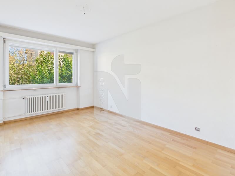 5.5-Zimmer-Wohnung mit Gartenzugang und eigener Garagenbox (3)