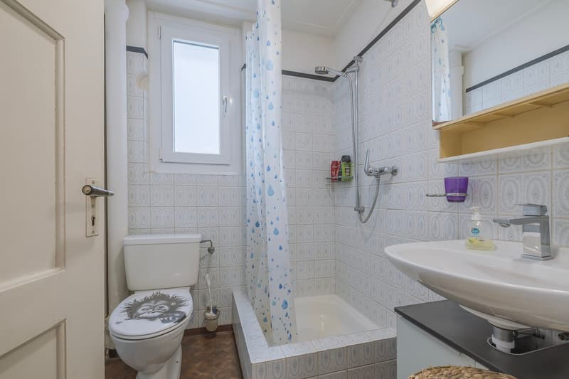 Investment property with potential for increased returns. (9)