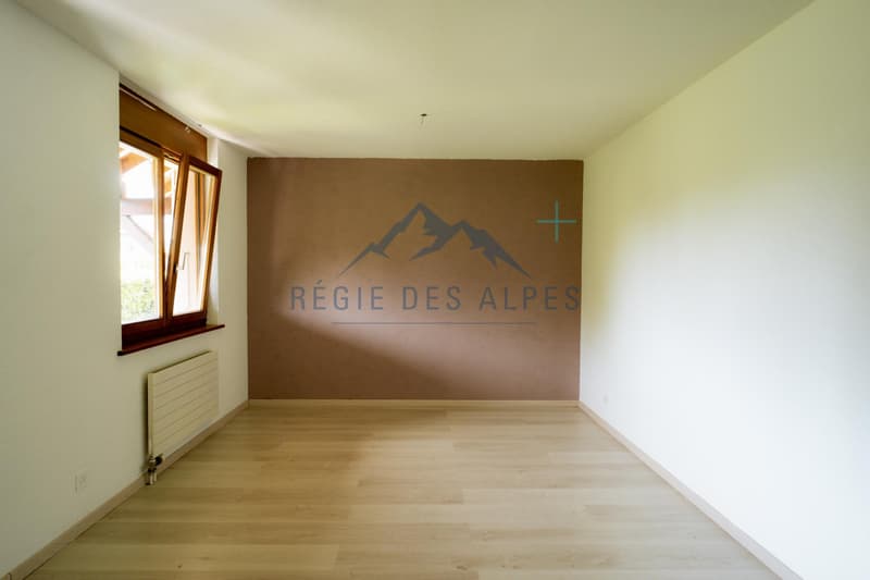 Charming family villa in Chavannes-des-Bois (4)