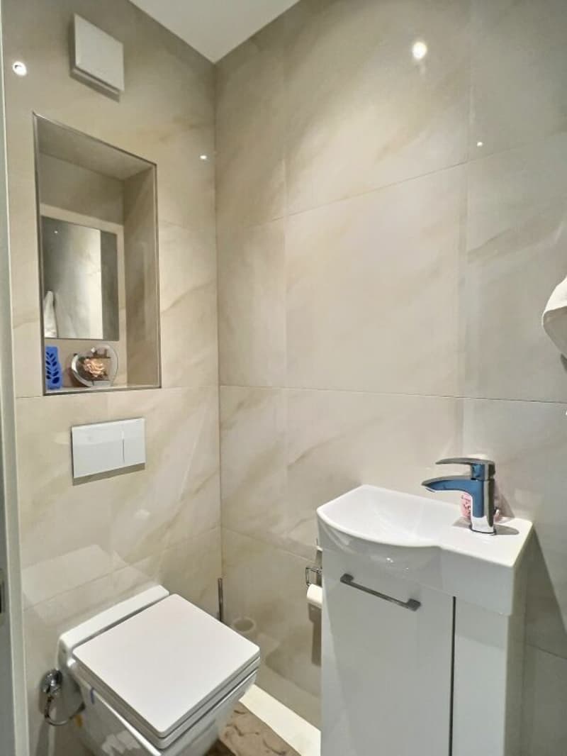 WC visiteurs (1er)