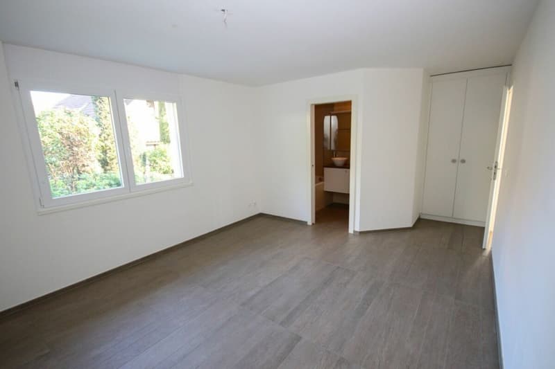Appartement de standing de 5,5 pièces avec terrasse et vue sur le lac (14)
