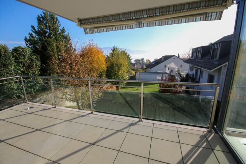 Appartement de standing de 5,5 pièces avec terrasse et vue sur le lac (3)