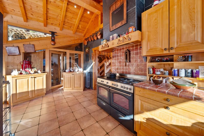 Exceptional Alpine property at the foot of the ski lifts (6)