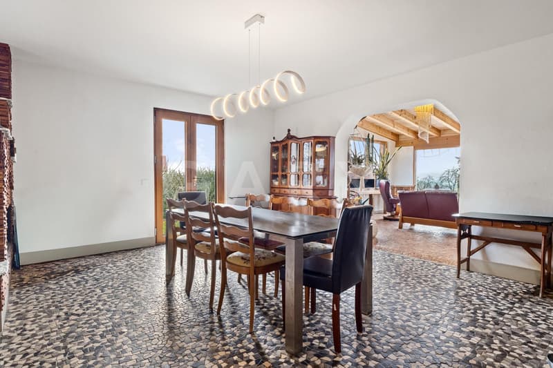 Detached house on large plot, in immediate proximity to Lausanne (3)