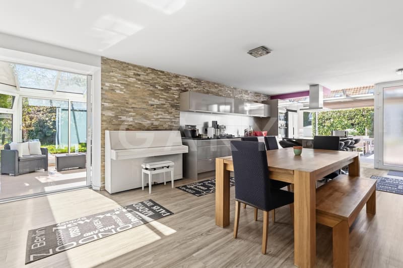 Bright family house with large garden (9)