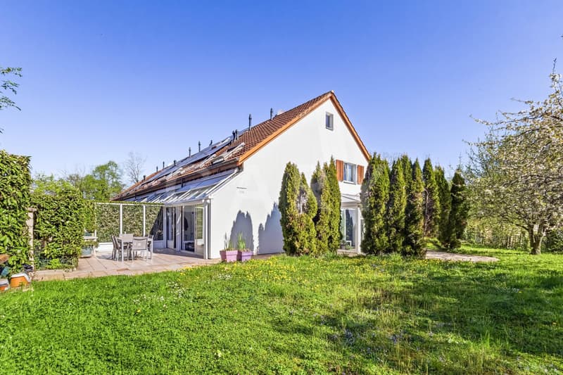 Bright family house with large garden (3)