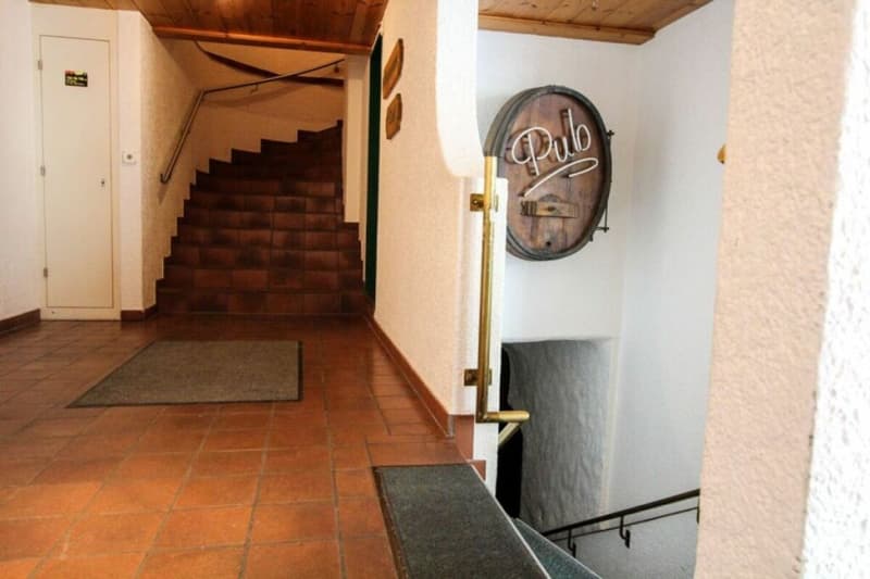 Pub rustico in posizione ottimale a Mels / Aiuto per il lancio: affitto di fatturato senza rischi (6)