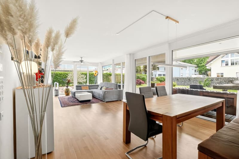 Essbereich mit Wohnzimmer